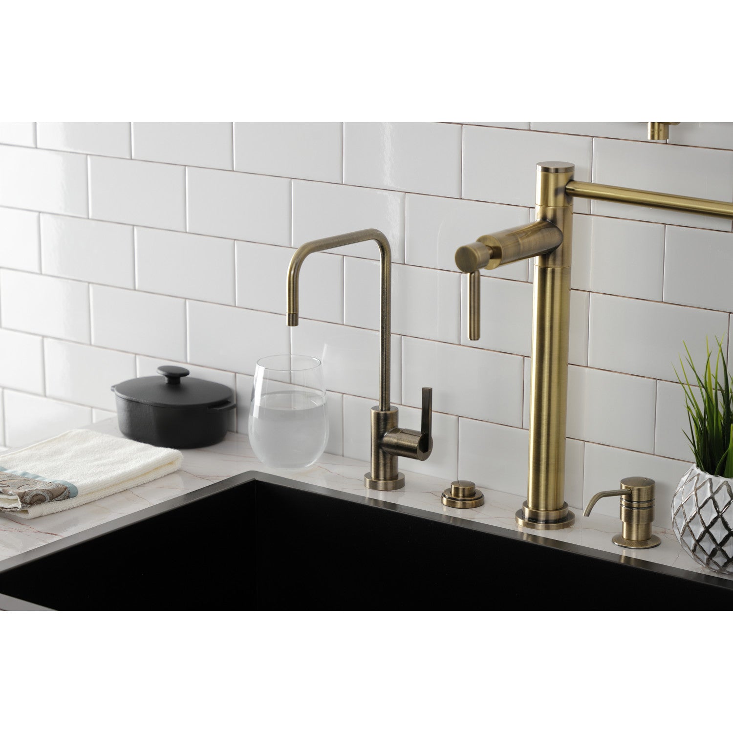 Kingston Sona KS6193CTL - Continental Single-Handle 1-Hole Deck Mount Water Filtration Faucet, Antique Brass — image 1